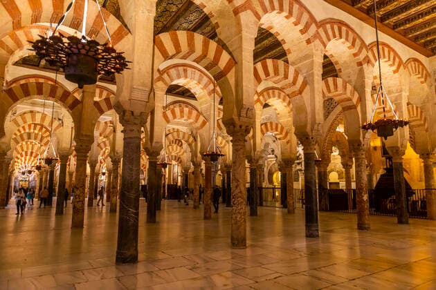 Columns and double-tiered arches, Great Mosque (Mezquita) and Cathedral of Cordoba, UNESCO World Heritage Site, Cordoba, Andalusia, Spain, Europe Copyright: MichaelxRunkel 1184-6983