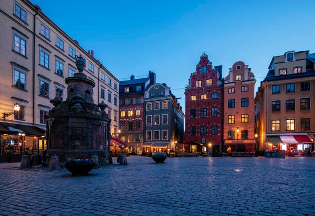 Stortorgsbrunnen, Gamla Stan, Stockholm, Sodermanland and Uppland, Sweden, Scandinavia, Europe Copyright: BenxPipe 848-2411