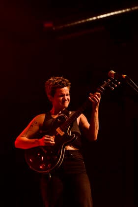 Big Thief concert in Berlin The US American band Big Thief gave a sold out concert at Huxleys Neue Welt in Berlin on 04 07 2022 In the picture singer and guitarist Adrianne Elizabeth Lenker , Berlin Berlin Germany Neukölln