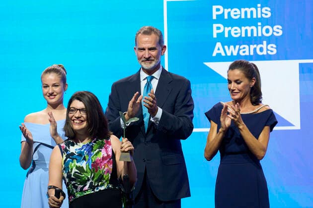 04-07-2022 Girona Queen Letizia and King Felipe and Princess Leonor and Psychologist and communicator Claudia Tecglen at the 2022 Princess of Girona foundation awards ceremony in Barcelona. No Spain Â  Copyright: xPPEx
