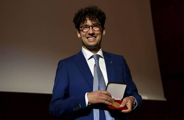 The Fields Prize for Mathematics awarded Hugo Duminil-Copin attends the prize ceremony during the International Congress of Mathematicians 2022 (ICM 2022) in Helsinki, Finland on July 5, 2022. Helsinki Finland  Copyright: xVesaxMoilanenx LKLAPV20220705101555S760