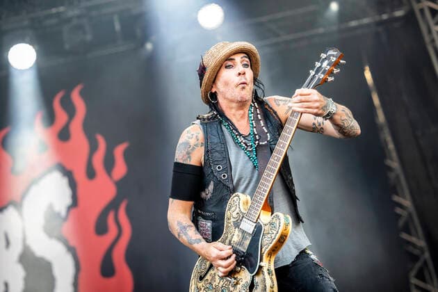 The Hellacopters Oslo, Norway. 24th, June 2022. The Swedish hard rock band The Hellacopters performs a live concert during the Norwegian music festival Tons of Rock 2022 in Oslo. Here guitarist Dregen is seen live on stage. Oslo Norway Ekebergsletta  Copyright: xGonzalesxPhoto TerjexDokkenx