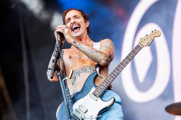 The Darkness Oslo, Norway. 24th, June 2022. The British rock band The Darkness performs a live concert during the Norwegian music festival Tons of Rock 2022 in Oslo. Here vocalist and guitarist Justin Hawkins is seen live on stage. Oslo Norway Ekebergsletta  Copyright: xGonzalesxPhoto TerjexDokkenx