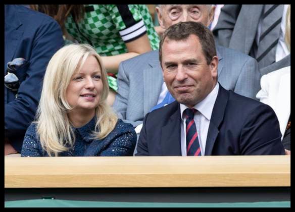 Entertainment Bilder des Tages . 06 07 2022. London, United Kingdom. Peter Phillips and Lindsay Wallace in the Royal Box on day ten of the Wimbledon Tennis Championships in London.  xStephenxLockx xi-Imagesx IIM-23585-0091