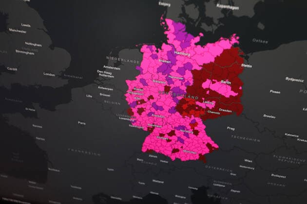 RKI dashboard, 7 day incidence is now 690.6 7 day incidence, RKI dashboard on a monitor on 07 07 2022 in Siegen Germany.