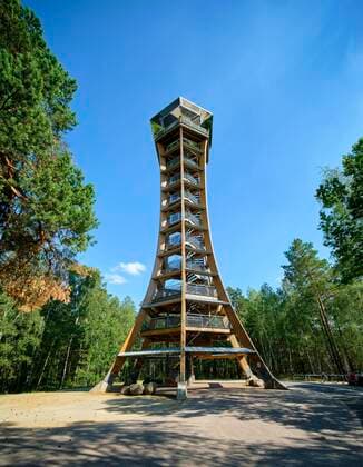  Aussichtsturm Felixsee bei Weißwasser, Lausitzer Seenland, Sachsen, Deutschland, Europa *** Observation tower Lake Felix at white water, Lusatian lake country, Saxony, Germany, Europe Copyright: imageBROKER/MichaelxNitzschke ibxtlo08349180.jpg