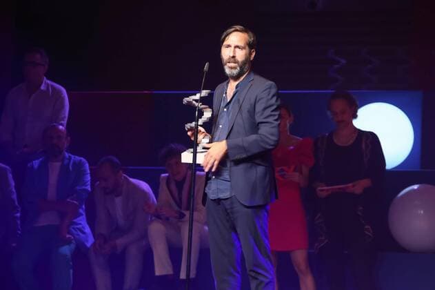 30 06 2022, Grafenegg Lower Austria, Austrian Film Award 2022, award gala d Academy of Austrian Film in the picture Karwan Marouf, with d award, a d stage, Austrian Film Award 2022.