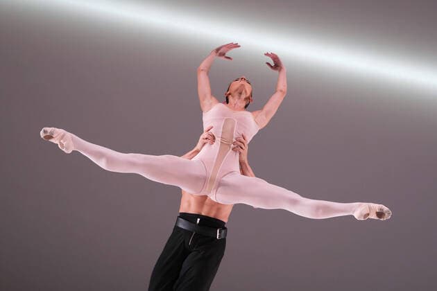Bilder des Jahres 2022, Entertainment 07 Juli Entertainment Themen der Woche KW27 Entertainment Bilder des Tages July 7, 2022, Madrid, Spain: Dancers from the National Dance Company (CND) are seen during the performance of Grosse Fuge at the Zarzuela theater in Madrid. Madrid Spain - ZUMAs197 20220707_zaa_s197_048 Copyright: xAtilanoxGarciax