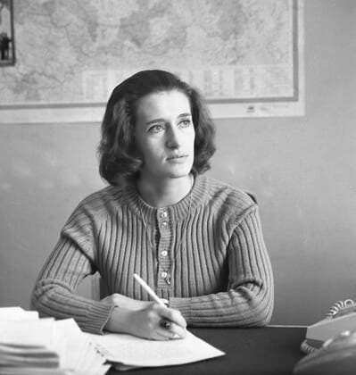 APN commentator Olga Trofimova 6503974 15.02.1975 Olga Trofimova, commentator of the Novosti Press Agency (now Rossiya Segodnya International Information Agency). Vyacheslav Bobkov Moscow Russia  Copyright: xVyacheslavxBobkovx