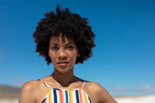 Creative Highlights Symbolbilder Portrait of confident young african american woman with afro hairstyle against blue sky Portrait of confident young african american woman with afro hairstyle against blue sky. unaltered, lifestyle, hairstyle and summer holiday concept., model released, , property released, Cape Town, South Africa, , 3137022.jpg, people,portrait,confident,young,african american,woman,afro,hairstyle,blue sky,unaltered,lifestyle,summer holiday,holiday concept,person,adult,happy,attractive,face,smile,pretty,hair,beautiful,model,cute,cheerful,casual,beauty,looking,happiness,fashion,smiling,lady,african,american,blue,sky,summer,holiday,concept Young Adult,Woman,Female,Black
