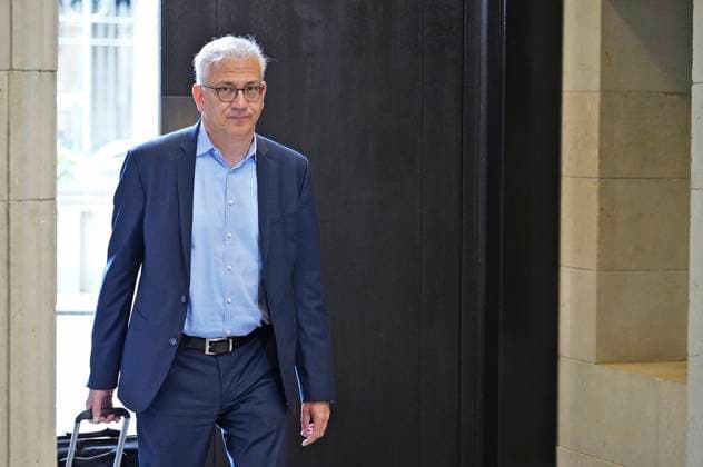 Tarek Al-Wazir, Grüne, Stellvertreter des Hessischen Ministerpräsidenten 8.7.2022 Im Eingangsbereich des Bundesrates: Tarek Al-Wazir, Grüne, Stellvertreter des Hessischen Ministerpräsidenten Berlin Bundesrat Berlin GER *** Tarek Al Wazir, Greens, Deputy Prime Minister of Hesse 8 7 2022 In the entrance area of the Bundesrat Tarek Al Wazir, Greens, Deputy Prime Minister of Hesse Berlin Bundesrat Berlin GER
