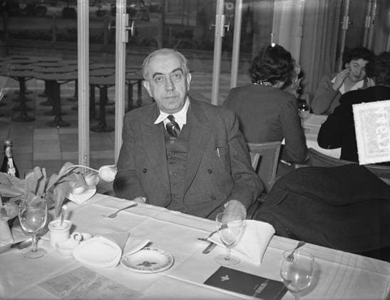 Anefo photo collection. Professor Ernst Reuter mayor of Berlin at Schiphol. March 8, 1951. Amsterdam, Noord-Holland Copyright: xpiemagsx pienatarchpart1270921-10670 !ACHTUNG AUFNAHMEDATUM GESCHÄTZT!