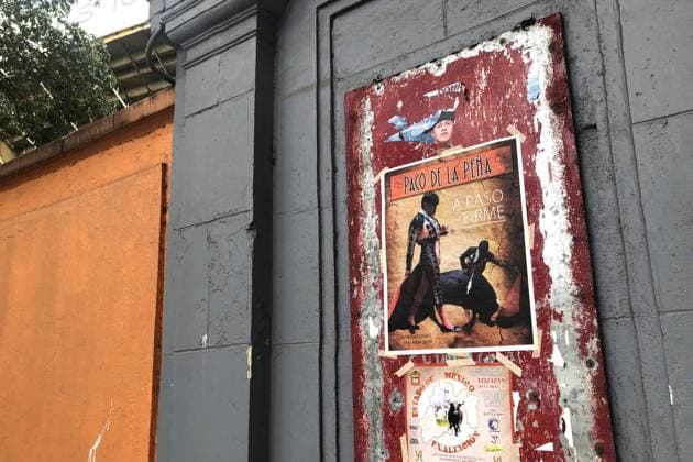 Mexico City, Mexico July 9, 2022 - A poster advertises a bullfighting show at the entrance of the Plaza De Toros. The Monumental Plaza de Toros of Mexico City, the largest bullring in the world, closes its doors until further notice as a court has declared a total ban on bullfighting shows in the Mexican capital CORRIDA, TAUROMACHIE, MEXIQUE, ARENE, FERMETURE, INTERDICTION, LOI, AMERIQUE LATINE, LEGISLATION, CRUAUTE, BIEN ETRE ANIMAL, TAUREAUX, CULTURE HISPANIQUE, SUJET DE SOCIETE, DEBAT, MATADOR, TRADITION, PROTECTION DES ANIMAUX, QUESTIONS SOCIALES, INTERDIT, MISE A MORT Copyright: xVincentxIsorex