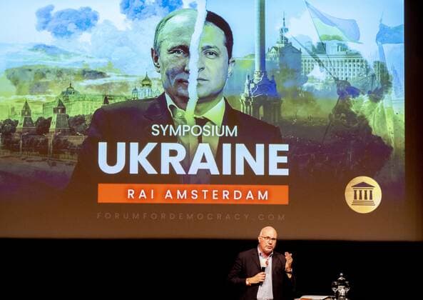 News Themen der Woche KW27 News Bilder des Tages 2022-07-10 15:33:29 AMSTERDAM - British pro-Russian political philosopher John Laughland, speaks during a symposium of Forum for Democracy about the war in Ukraine. The party has invited various speakers from home and abroad for the conference. ANP ROBIN UTRECHT netherlands out - belgium out *** 2022 07 10 15 33 29 AMSTERDAM British pro Russian political philosopher John Laughland, speaks during a symposium of Forum for Democracy about the war in Ukraine The party has invited various speakers from home and abroad for the conference ANP ROBIN UTRECHT netherlands out belgium out  Copyright: xx x451592836x originalFilename: 451592836.jpg