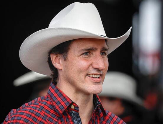 July 10, 2022, Calgary, AB, CANADA: Prime Minister Justin Trudeau takes in the sights at the Calgary Stampede in Calgary, Alta., Sunday, July 10, 2022. Calgary CANADA  - ZUMAc35_ 20220710_zaf_c35_015 Copyright: xJeffxMcintoshx