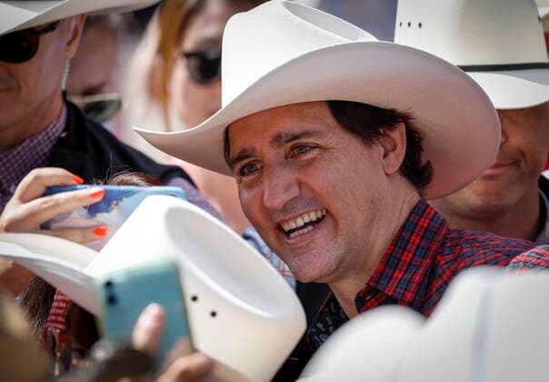 July 10, 2022, Calgary, AB, CANADA: Prime Minister Justin Trudeau greets the crowds at the Calgary Stampede in Calgary, Alta., Sunday, July 10, 2022. Calgary CANADA  - ZUMAc35_ 20220710_zaf_c35_017 Copyright: xJeffxMcintoshx