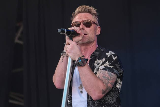 July 10, 2022, Great Tew, Oxfordshire, United Kingdom: Irish-born singer, songwriter, television presenter, and host of the Magic Radio breakfast show, Ronan Patrick John Keating, former member of boy band Boyzone performing live at Cornbury Festival. Great Tew United Kingdom - ZUMAs197 20220710_zaa_s197_292 Copyright: xDawnxFletcher-Parkx