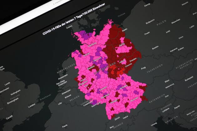 RKI dashboard, 7 day incidence is now 661.4 7 day incidence, RKI dashboard on a monitor on 11 07 2022 in Siegen Germany.