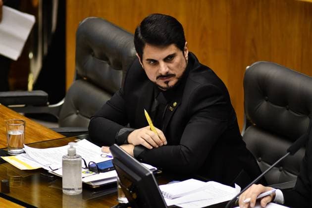 BRASÍLIA, DF - 12.07.2022: CONGRESSO VOTA ORÇAMENTO 2023 - In the photo, Senator Marcos do Val. This Tuesday (12) the National Congress will vote on the 2023 budget by the LDO session. Senator Marcos do Val withdrew the item referring to the release of the Secret Budget in the 2023 budget. x2233316x  TonxMolina