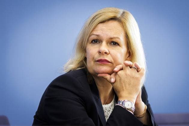News Bilder des Tages Nancy Faeser, Bundesministerin fuer Inneres und Heimat, aufgenommen waehrend einer Pressekonferenz zum Thema Bevoelkerungsschutz - Jahrestag der Flutkatastrophe in der Bundespressekonferenz in Berlin, 13.07.2022. Berlin Deutschland *** Nancy Faeser, Federal Minister of the Interior and Homeland, recorded during a press conference on the topic of population protection anniversary of the flood disaster at the Federal Press Conference in Berlin, 13 07 2022 Berlin Germany Copyright: xJaninexSchmitz photothek.netx
