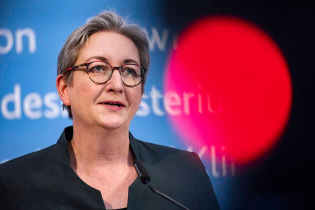 News Themen der Woche KW28 News Bilder des Tages Press Statement about Immediate Program for the Building Sector German Minister for Construction and Urban Development Klara Geywitz gives a press statement regarding the Immediate Program for the Building Sector at the Economy Ministry in Berlin, Germany on July 13, 2022. Berlin Berlin Germany  Copyright: xEmmanuelexContinix originalFilename: contini-presssta220713_np2Wj.jpg