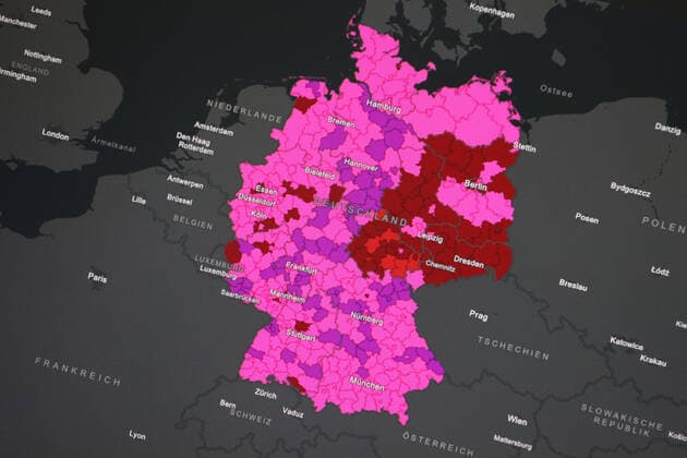RKI dashboard, 7 day incidence is now 720.4 7 day incidence, RKI dashboard on a monitor on 14 07 2022 in Siegen Germany.