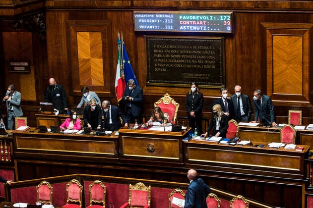 News Themen der Woche KW28 July 14, 2022, Rome, Italia: A view of the Senate with the result of the confidence vote, in Rome, Italy, 14 July 2022. The 5-Star Movement s Senators were absent for Thursday s confidence vote in the Upper House on the government s aid decree for the cost-of-living crisis. The decree passed with 172 votes in favour and 39 against. ANSA ANGELO CARCONI Rome Italia - ZUMAa110 20220714_zaf_a110_007 Copyright: xAngeloxCarconix