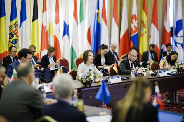 Bilder des Jahres 2022, News 07 Juli News Themen der Woche KW28 News Bilder des Tages Annalena Baerbock (Buendnis 90 Die Gruenen), Bundesaussenministerin, spricht zur Eroeffnung der 2. Unterstuetzungskonferenz fuer die Republik Moldau. Bukarest, 15.07.2022 Bukarest Rumaenien *** Annalena Baerbock Buendnis 90 Die Gruenen , Federal Minister of Foreign Affairs, speaks at the opening of the 2 Support Conference for the Republic of Moldova Bucharest, 15 07 2022 Bucharest Romania Copyright: xThomasxTrutschelx
