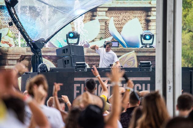 Illustration picture shows DJ Elliot Fitch during the first day of the Tomorrowland electronic music festival, Friday 15 July 2022, in Boom. The 16th edition of the festival takes place on three weekends at the De Schorre terrain in Boom, from 15 to 17 July, from 22 to 24 July 2022 and from 29 to 31 July. The festival had to be postponed for two years in the ongoing corona virus pandemic.  JONASxROOSENS 37506770