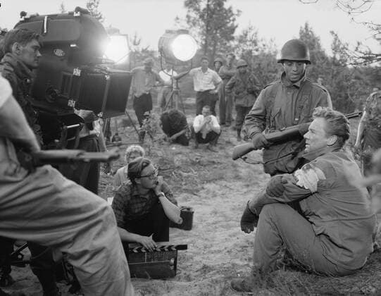 Anefo photo collection. Film recordings with actor of Johnson in the Harskamp for the Fim The Last Blitzkrieg on the right sitting the actor of Johnson . 17 June 1958. Gelderland, Harskamp Copyright: xpiemagsx pienatarchpart216092021-57401 !ACHTUNG AUFNAHMEDATUM GESCHÄTZT!