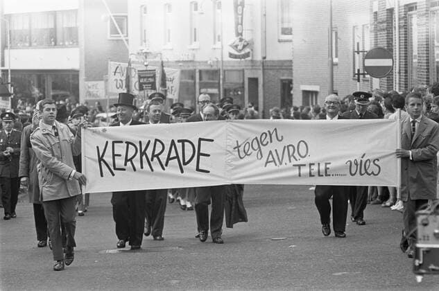 Anefo photo collection. Kerkrade protests against the AVRO. August 25, 1962. Kerkrade Copyright: xpiemagsx pienatarchpart216092021-66305 !ACHTUNG AUFNAHMEDATUM GESCHÄTZT!