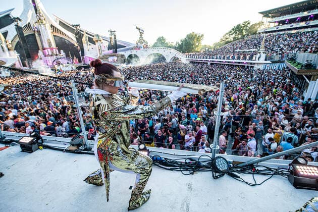 Illustration shows dancers performing during the first day of the Tomorrowland electronic music festival, Friday 15 July 2022, in Boom. The 16th edition of the festival takes place on three weekends at the De Schorre terrain in Boom, from 15 to 17 July, from 22 to 24 July 2022 and from 29 to 31 July. The festival had to be postponed for two years in the ongoing corona virus pandemic.  JONASxROOSENS 37529665