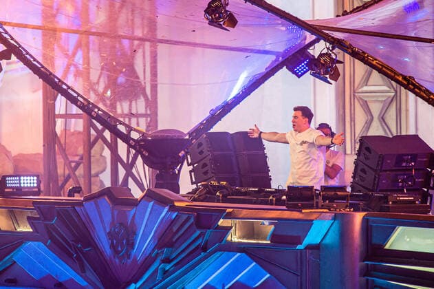 DJ Hardwell performs at the first day of the Tomorrowland electronic music festival, Friday 15 July 2022, in Boom. The 16th edition of the festival takes place on three weekends at the De Schorre terrain in Boom, from 15 to 17 July, from 22 to 24 July 2022 and from 29 to 31 July. The festival had to be postponed for two years in the ongoing corona virus pandemic.  JONASxROOSENS 37529671