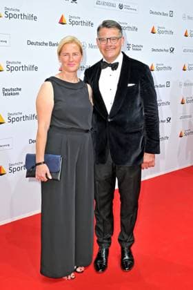 51. Ball des Sports . Boris und Tanja Rhein anläßlich des 51. Ball des Sports am 16.07.2022 im RheinMain CongressCenter Wiesbaden. 20220716MWI28223 *** 51 Ball of the sport Boris and Tanja Rhine on the occasion of the 51 Ball of the sport on 16 07 2022 in the RheinMain CongressCenter Wiesbaden 20220716MWI28223