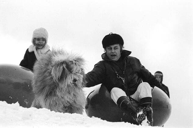 Eero Aarnio slides down a hill with his Pastil-chair in Helsinki, Finland on January 3, 1970. Aarnio celebrates his 90th birthday on July 21, 2022. - Helsinki Finland  Copyright: xKarixSantalax LK1970MMXXDOC671258