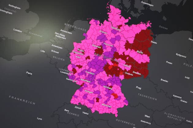 RKI dashboard, 7 day incidence is now 744.2 7 day incidence, RKI dashboard on a monitor on 19 07 2022 in Siegen Germany.
