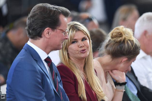 Award of the State Prize to Michael Schumacher on 20 07 2022 in the Motorworld in Cologne V l n r Hendrik Wüst Minister President NRW Corinna Schumacher Gina Schumacher xRx
