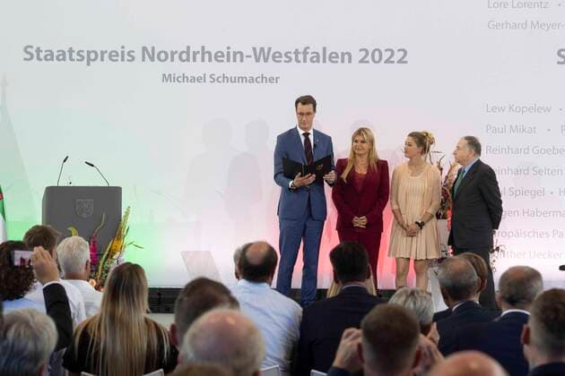 from left Hendrik WUEST, Wüst, CDU, State President of North Rhine Westphalia, Corinna SCHUACHER, Gina SCHUMACHER, with the State Prize certificate for Michael Schumacher, Jean TODT, former team boss Ferrari, red carpet, red carpet show, arrival, arrival, awarding of the State Prize of the State of North Rhine Westphalia in Cologne on 20 07 2022