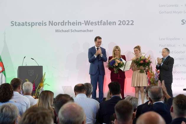 from left Hendrik WUEST, Wüst, CDU, State President of North Rhine Westphalia, Corinna SCHUACHER, Gina SCHUMACHER, with the State Prize certificate for Michael Schumacher, Jean TODT, former team boss Ferrari, red carpet, red carpet show, arrival, arrival, awarding of the State Prize of the State of North Rhine Westphalia in Cologne on 20 07 2022