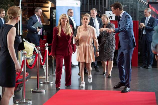Corinna andGina SCHUMACHER arrive, on the right Hendrik WUEST, Wüst, CDU, State Premier of North Rhine Westphalia, red carpet, red carpet show, arrival, arrival, awarding of the State Prize of the State of North Rhine Westphalia in Cologne on 20 07 2022