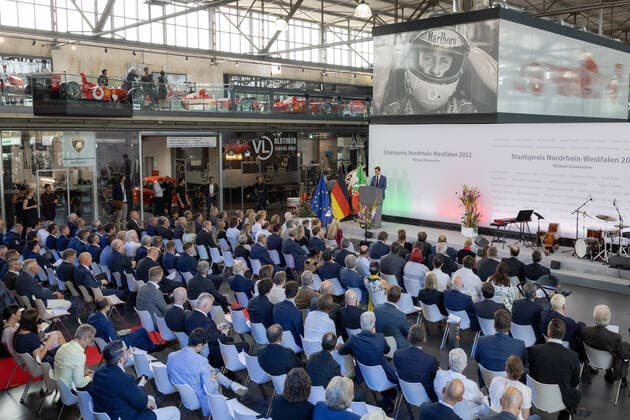 State Prize of the State of North Rhine-Westphalia for 7-time Formula 1 World Champion Michael Schumacher In the Motorworld in Cologne, Minister President Hendrik Wüst presented the State Prize to wife Corinna and daughter Gina Maria Schumacher, who accepted the prize on behalf of Michael Schumacher 20 07 2022 Cologne Butzweilerhof NRW Germany
