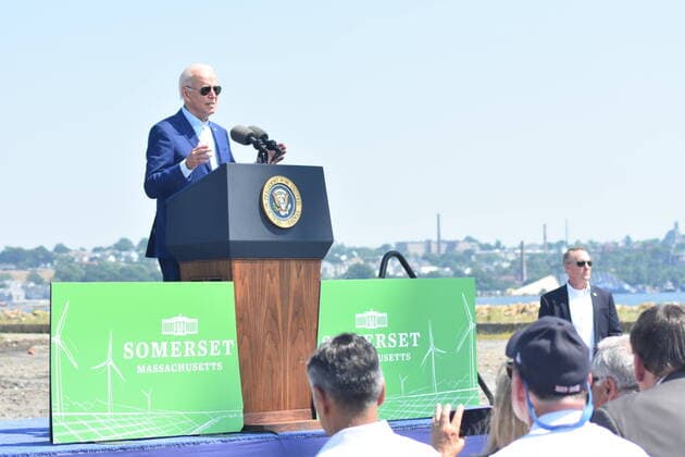 News Themen der Woche KW29 News Bilder des Tages July 20, 2022, Somerset, Massachusetts, USA: President of the United States, Democrat Joe Biden, addresses climate change in Somerset, Massachusetts, on Wednesday (20). On one of the hottest days of the year in the United States, Biden repeated his promise to make everything to fight the climate emergency. The president s official announcement, however, was only one-off measures, not a national emergency declaration on the subject, as had been speculated. (Foto: Kyle Mazza TheNews2 imago images)  Copyright: xKylexMazzax