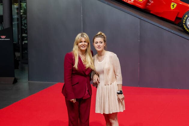 Corinna and Gina Maria Schumacher on the red carpet State Prize of the State of North Rhine-Westphalia for 7-time Formula 1 World Champion Michael Schumacher In the Motorworld in Cologne, Minister President Hendrik Wüst presented the State Prize to wife Corinna and daughter Gina Maria Schumacher, who accepted the prize on behalf of