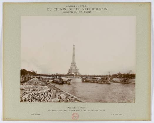 Construction of the Municipal Metropolitan Railway from Paris, Passy Gateway, Overview of the Great Arm Before Moving, Upstream Construction of the Municipal Metropolitan Railway from Paris, Passy Gateway, Overview of the Great Arm before the trip, upstream, Paris (16th arrest). July 20, 1903. French photographic union. Copyright: xpiemagsx parismuspie10022021-8409 !ACHTUNG AUFNAHMEDATUM GESCHÄTZT!