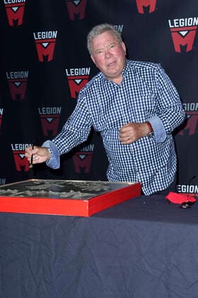 Bilder des Jahres 2022, Entertainment 07 Juli Entertainment Themen der Woche KW29 Entertainment Bilder des Tages William Shatner bei der Legion M Handprint Ceremony im Rahmen der San Diego Comic-Con International 2022 im Theatre Box. San Diego, 21.07.2022 *** William Shatner at the Legion M Handprint Ceremony at San Diego Comic Con International 2022 at Theatre Box San Diego, 21 07 2022. Foto:xC.xRobichaudx xFuturexImage