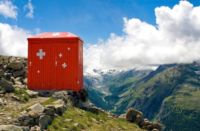 Bergtoilette in Schweizer Nationalfarben, Segantini-Huette, Schweiz, Graubuenden, Oberengadin, Pontresina Outhouse in Swiss national colours, Segantini Hut, Switzerland, Grisons, Oberengadin, Pontresina BLWS670742 *** mountain toilet in Swiss national colours, Segantini Hut, Switzerland, Graubünden, Upper Engadine, Pontresina Outhouse in Swiss National colours, Segantini Cap, Switzerland, grisons, Upper Engadine, Pontresina BLWS670742 Copyright: xblickwinkel McPHOTO O.xProtzex