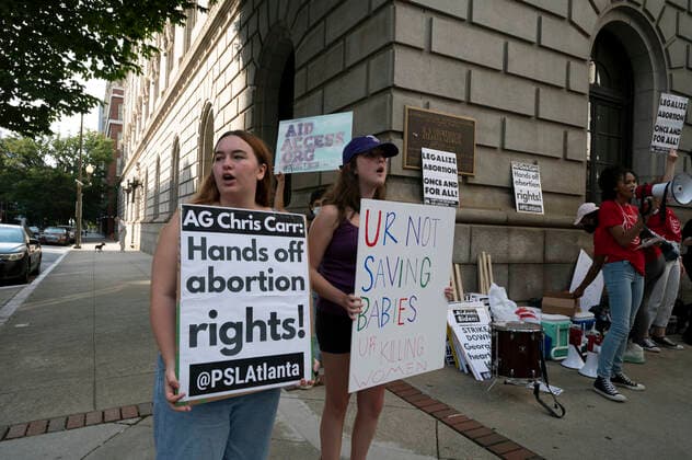 July 22, 2022, Atlanta, Georgia, USA: Abortion rights advocates gather outside U.S. Court of Appeals in Atlanta to protest GeorgiaÃ¢â‚¬â ¢s newly enacted abortion ban that criminalizes abortions in the state after 6 weeksÃ¢â‚¬â ¢ pregnancy. Atlanta USA - ZUMAn03_ 20220722_zaf_n03_013 Copyright: xRobinxRaynex