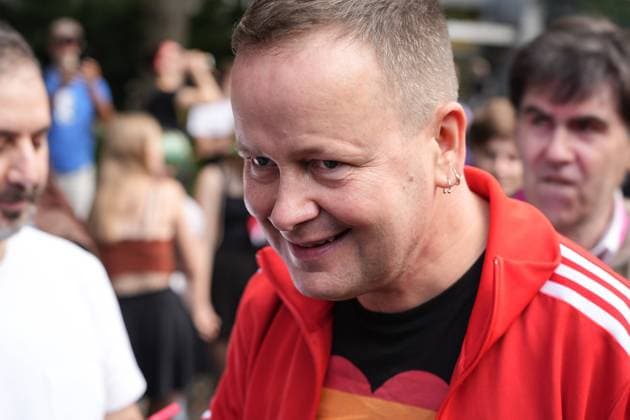 23.07.2022,Berlin,Deutschland,GER,CSD ( Christopher Street Day) unter dem Motto: Vereint in Liebe. Gegen Hass, Krieg und Diskriminierung .Leipziger Straße.Klaus Lederer *** 23 07 2022,Berlin,Germany,GER,CSD Christopher Street Day under the motto United in Love Against Hate, War and Discrimination Leipziger Straße Klaus Lederer