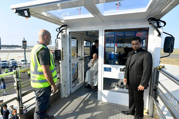 Italy, Rome, 2022 07 24 Pope Francis arrives at Rome s Leonardo da Vinci International airport . Photograph by Vatican Mediia Catholic Press Photo . RESTRICTED TO EDITORIAL USE - NO MARKETING - NO ADVERTISING CAMPAIGNS.  Copyright: xVATICANxMEDIAx xipa-agency.netx xVaticanxMediax