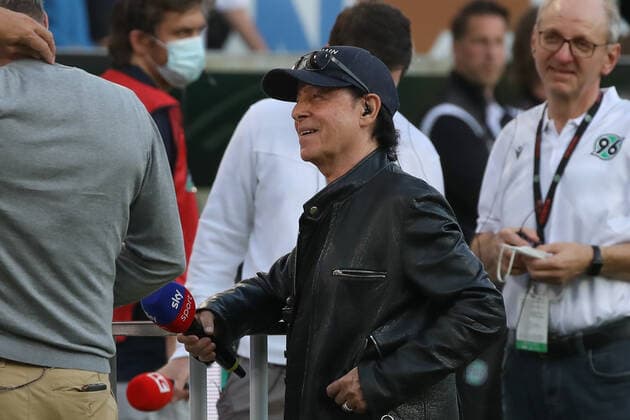 Lower Saxony, Hannover, Klaus Meine frontman of the Scorpions at the match Hannover 96 against St Pauli in the Heinz von Heiden Arena to Hannover, their song hr Rock you like a Hurricane is new entrance song at 96,